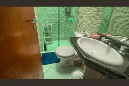 Casa à venda com 92m², 3 quartos e 2 vagasBanheiro