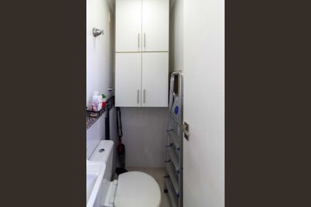 Apartamento para alugar com 75m², 3 quartos e 2 vagas Apartamento para alugar com 75m², 3 quartos e 2 vagasBanheiro de Serviço