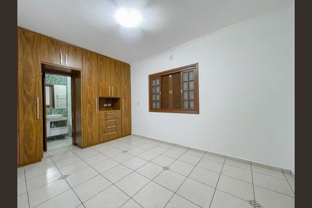 Casa à venda com 200m², 2 quartos e 3 vagasSuíte 2