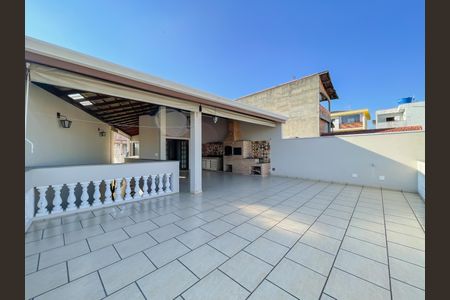 Casa à venda com 200m², 2 quartos e 3 vagasChurrasqueira