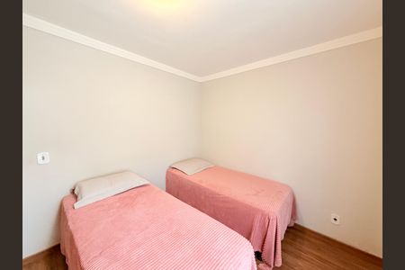 Apartamento à venda com 57m², 2 quartos e 1 vagaQuarto 2