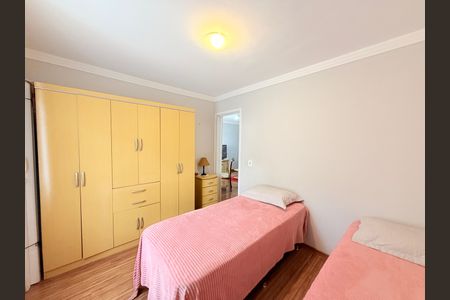 Apartamento à venda com 57m², 2 quartos e 1 vagaQuarto 2