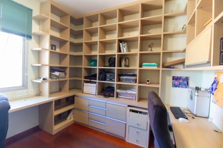 Apartamento à venda com 288m², 4 quartos e 2 vagas