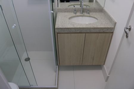 Banheiro de kitnet/studio para alugar com 1 quarto, 22m² em Perdizes, São Paulo