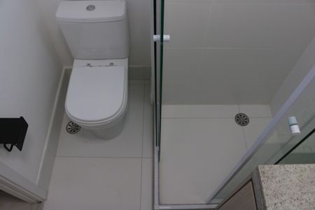 Banheiro de kitnet/studio para alugar com 1 quarto, 22m² em Perdizes, São Paulo