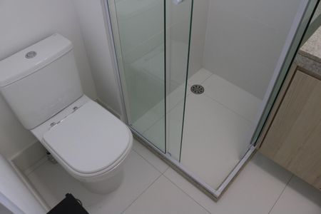 Banheiro de kitnet/studio para alugar com 1 quarto, 22m² em Perdizes, São Paulo