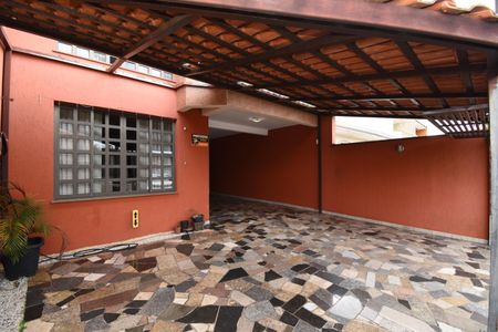 Casa para alugar com 240m², 4 quartos e 2 vagasGaragem