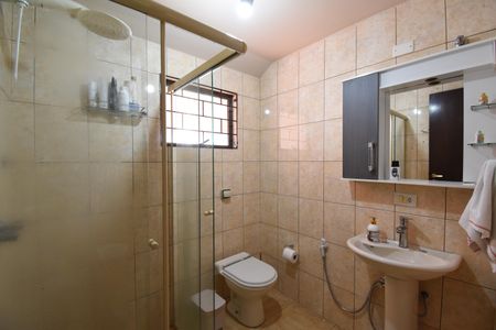 Casa para alugar com 240m², 4 quartos e 2 vagasBanheiro 2
