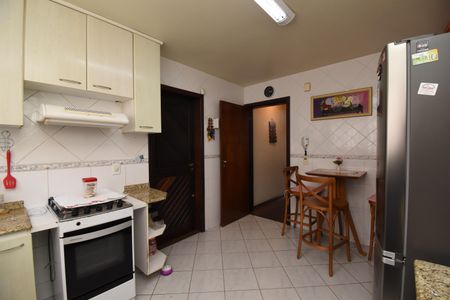 Casa para alugar com 240m², 4 quartos e 2 vagasCozinha