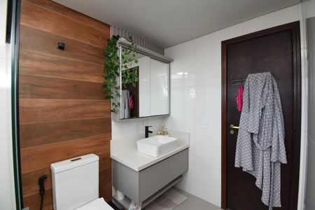 Casa para alugar com 240m², 4 quartos e 2 vagasBanheiro da Suíte