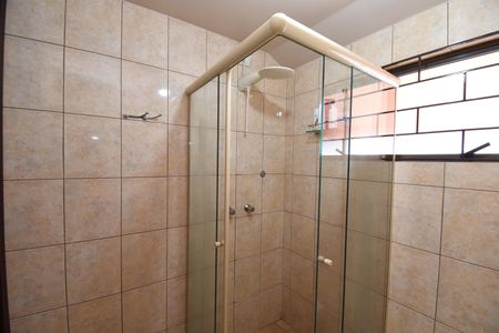 Casa para alugar com 240m², 4 quartos e 2 vagasBanheiro 2