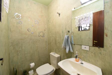 Casa para alugar com 240m², 4 quartos e 2 vagasLavabo