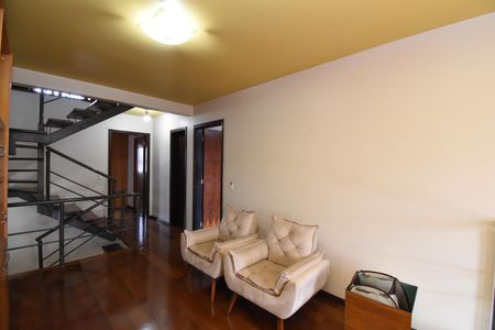 Casa para alugar com 240m², 4 quartos e 2 vagasSala 2