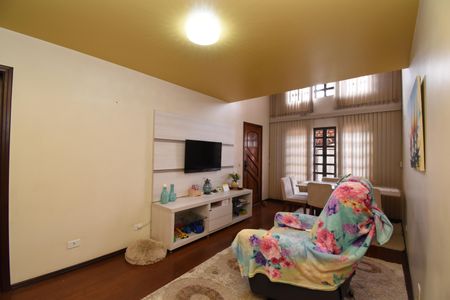 Casa para alugar com 240m², 4 quartos e 2 vagasSala