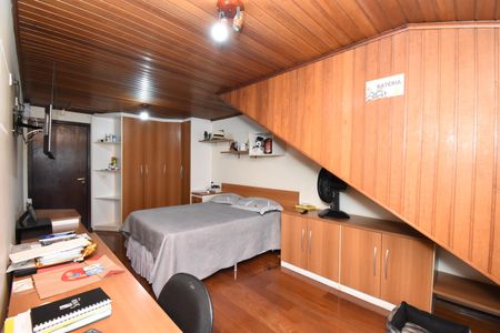 Casa para alugar com 240m², 4 quartos e 2 vagasQuarto 3