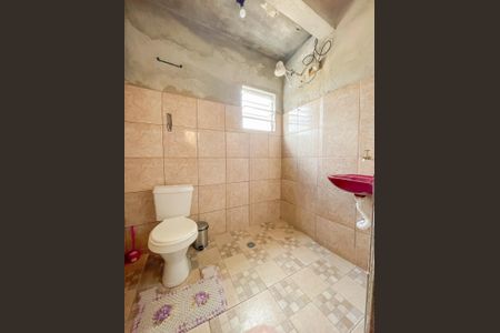 Banheiro (Casa 2) de casa à venda com 3 quartos, 110m² em Jardim Roberto, Osasco