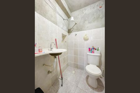 Banheiro (Casa 1) de casa à venda com 3 quartos, 110m² em Jardim Roberto, Osasco