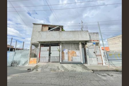 Casa à venda com 110m², 3 quartos e 1 vaga Casa à venda com 110m², 3 quartos e 1 vagaFachada