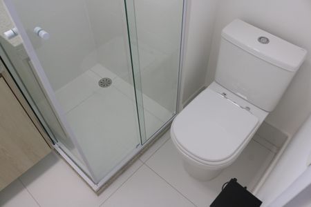 Banheiro de kitnet/studio para alugar com 1 quarto, 22m² em Perdizes, São Paulo