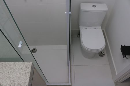 Banheiro de kitnet/studio para alugar com 1 quarto, 22m² em Perdizes, São Paulo