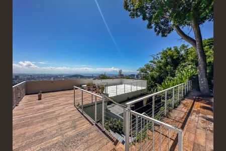 Casa para alugar com 400m², 4 quartos e 3 vagas