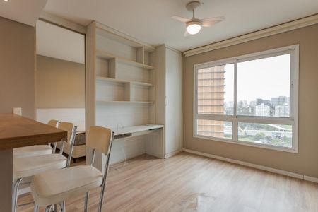 Sala de apartamento à venda com 1 quarto, 36m² em Três Figueiras, Porto Alegre