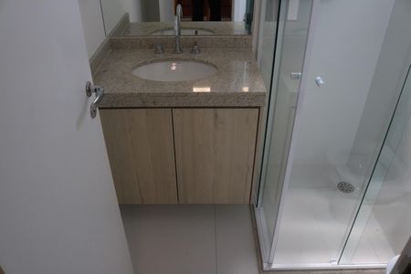 Banheiro de kitnet/studio para alugar com 1 quarto, 22m² em Perdizes, São Paulo