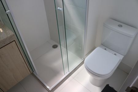 Banheiro de kitnet/studio para alugar com 1 quarto, 22m² em Perdizes, São Paulo