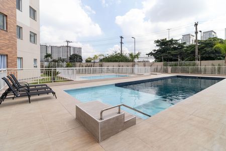 Apartamento à venda com 34m², 2 quartos e sem vaga Apartamento à venda com 34m², 2 quartos e sem vagaÁrea comum - Piscina