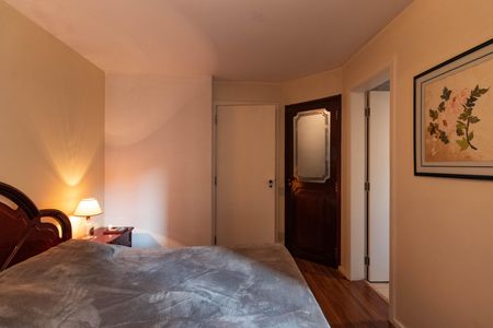 Apartamento à venda com 155m², 3 quartos e 3 vagas Apartamento à venda com 155m², 3 quartos e 3 vagasSuíte 2