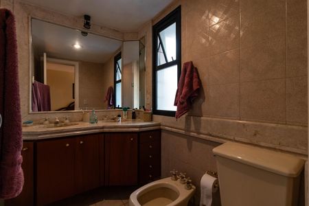 Apartamento à venda com 155m², 3 quartos e 3 vagas Apartamento à venda com 155m², 3 quartos e 3 vagasBanheiro da Suíte 2