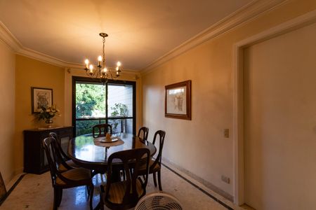 Apartamento à venda com 155m², 3 quartos e 3 vagas Apartamento à venda com 155m², 3 quartos e 3 vagasSala de Jantar