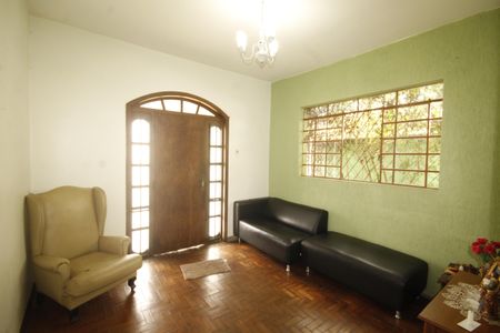 Casa à venda com 280m², 6 quartos e 2 vagassala