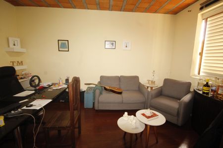 Casa à venda com 280m², 6 quartos e 2 vagasquarto 4