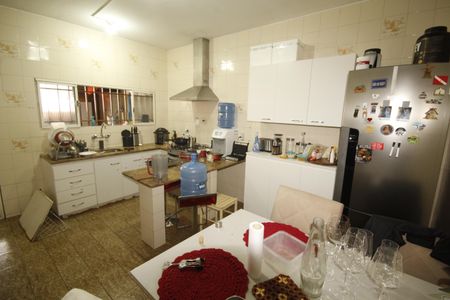 Casa à venda com 280m², 6 quartos e 2 vagascozinha 2