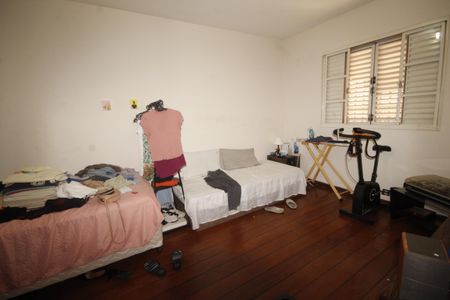 Casa à venda com 280m², 6 quartos e 2 vagasquarto 5