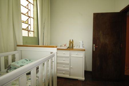 Casa à venda com 280m², 6 quartos e 2 vagasquarto 6