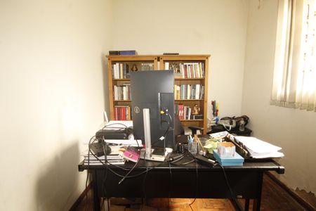 quarto 2 de casa à venda com 6 quartos, 280m² em Paraíso, Belo Horizonte