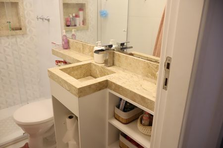 Casa à venda com 120m², 3 quartos e 2 vagasBanheiro