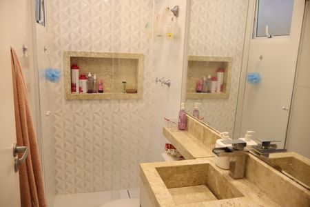 Casa à venda com 120m², 3 quartos e 2 vagasBanheiro