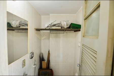 Apartamento à venda com 56m², 2 quartos e 1 vaga Apartamento à venda com 56m², 2 quartos e 1 vagaBanheiro de Serviço