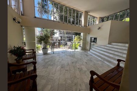 Apartamento à venda com 56m², 2 quartos e 1 vaga Apartamento à venda com 56m², 2 quartos e 1 vagaHall