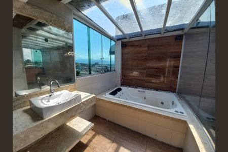 Casa para alugar com 92m², 2 quartos e 1 vaga Casa para alugar com 92m², 2 quartos e 1 vagaBanheira