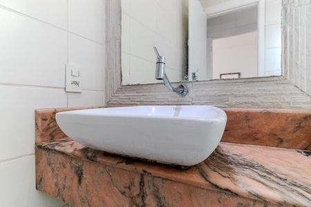 Apartamento à venda com 60m², 2 quartos e 1 vaga Apartamento à venda com 60m², 2 quartos e 1 vagaBanheiro 1