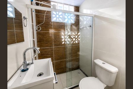 Banheiro de kitnet/studio para alugar com 1 quarto, 18m² em Jardim Cidade de Florianopolis, São José