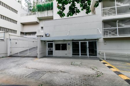 Apartamento à venda com 75m², 2 quartos e 1 vaga Apartamento à venda com 75m², 2 quartos e 1 vagaFachada e portaria