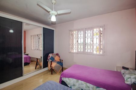 Casa à venda com 140m², 4 quartos e 3 vagas Casa à venda com 140m², 4 quartos e 3 vagasSuite