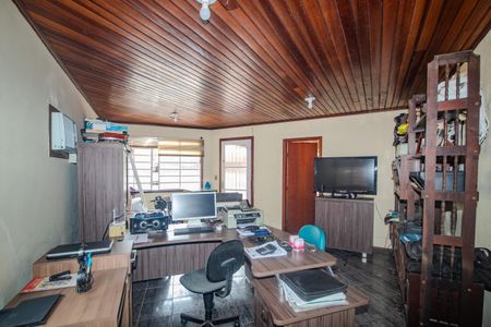 Casa à venda com 140m², 4 quartos e 3 vagas Casa à venda com 140m², 4 quartos e 3 vagasQuarto 4