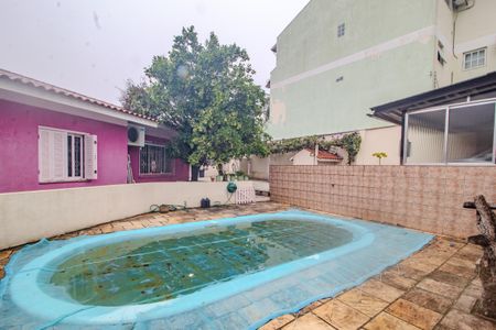 Casa à venda com 140m², 4 quartos e 3 vagas Casa à venda com 140m², 4 quartos e 3 vagasPiscina