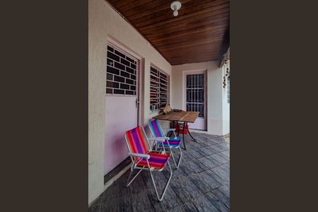 Casa à venda com 140m², 4 quartos e 3 vagas Casa à venda com 140m², 4 quartos e 3 vagasQuintal